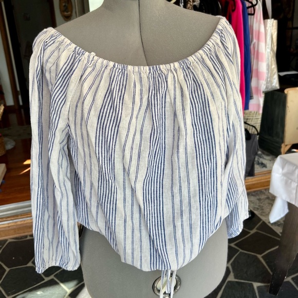 Bohemian Off-the-shoulder Gap Top - Picture 2 of 7